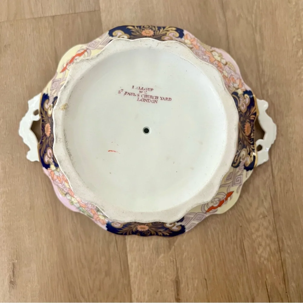 Antique questions leave